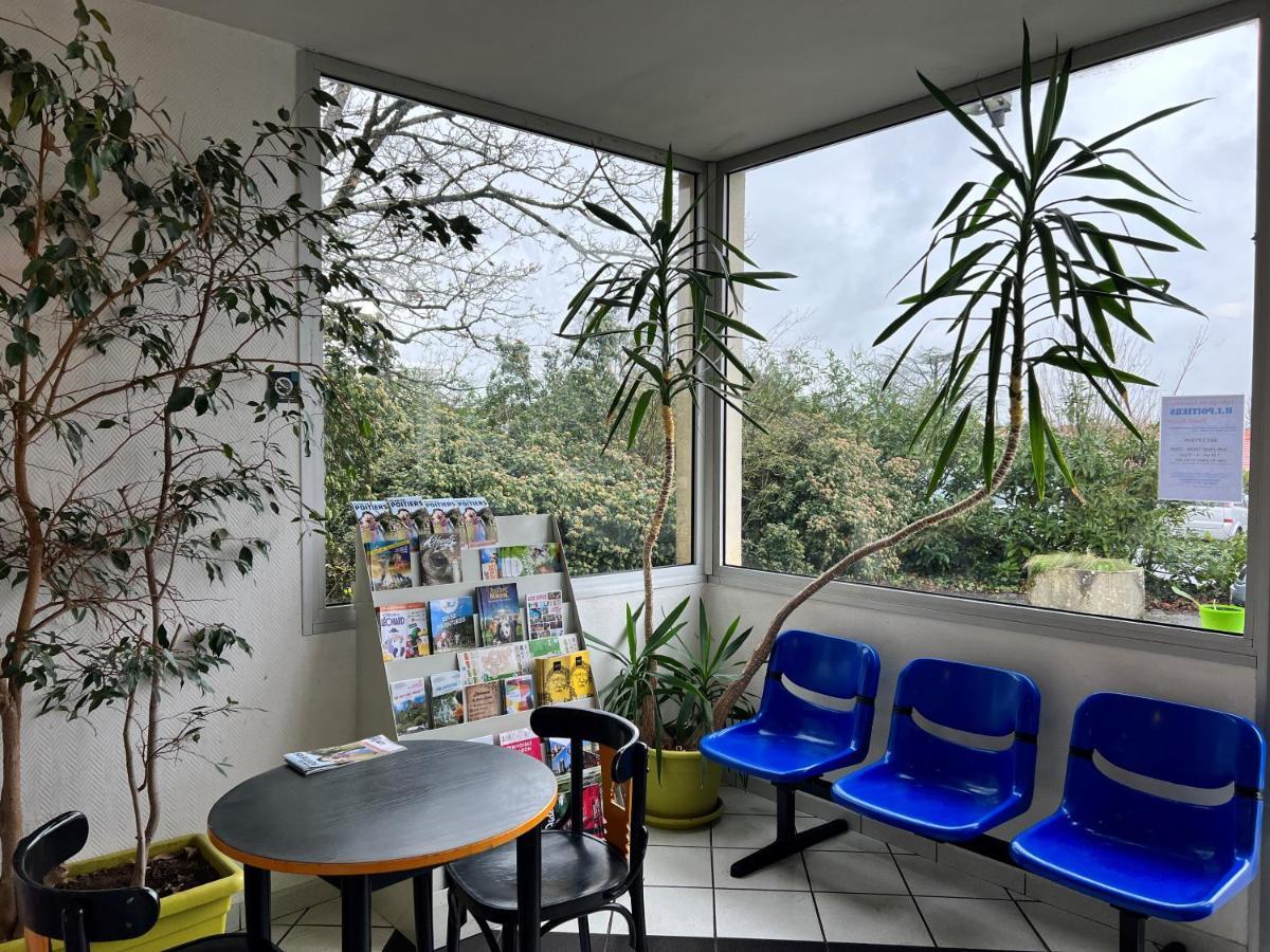Auberge De Jeunesse Hi 普瓦捷 外观 照片